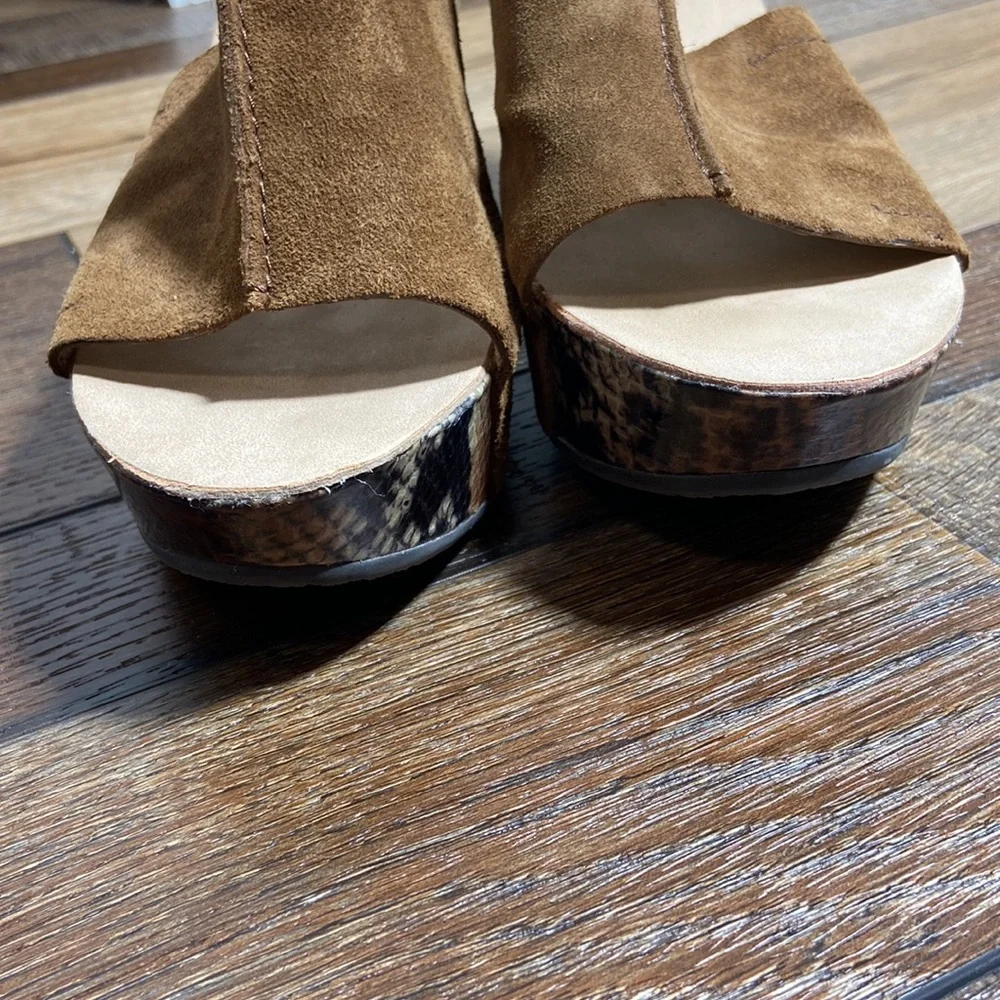 Bandolino Suede Platform Sandals Size 9